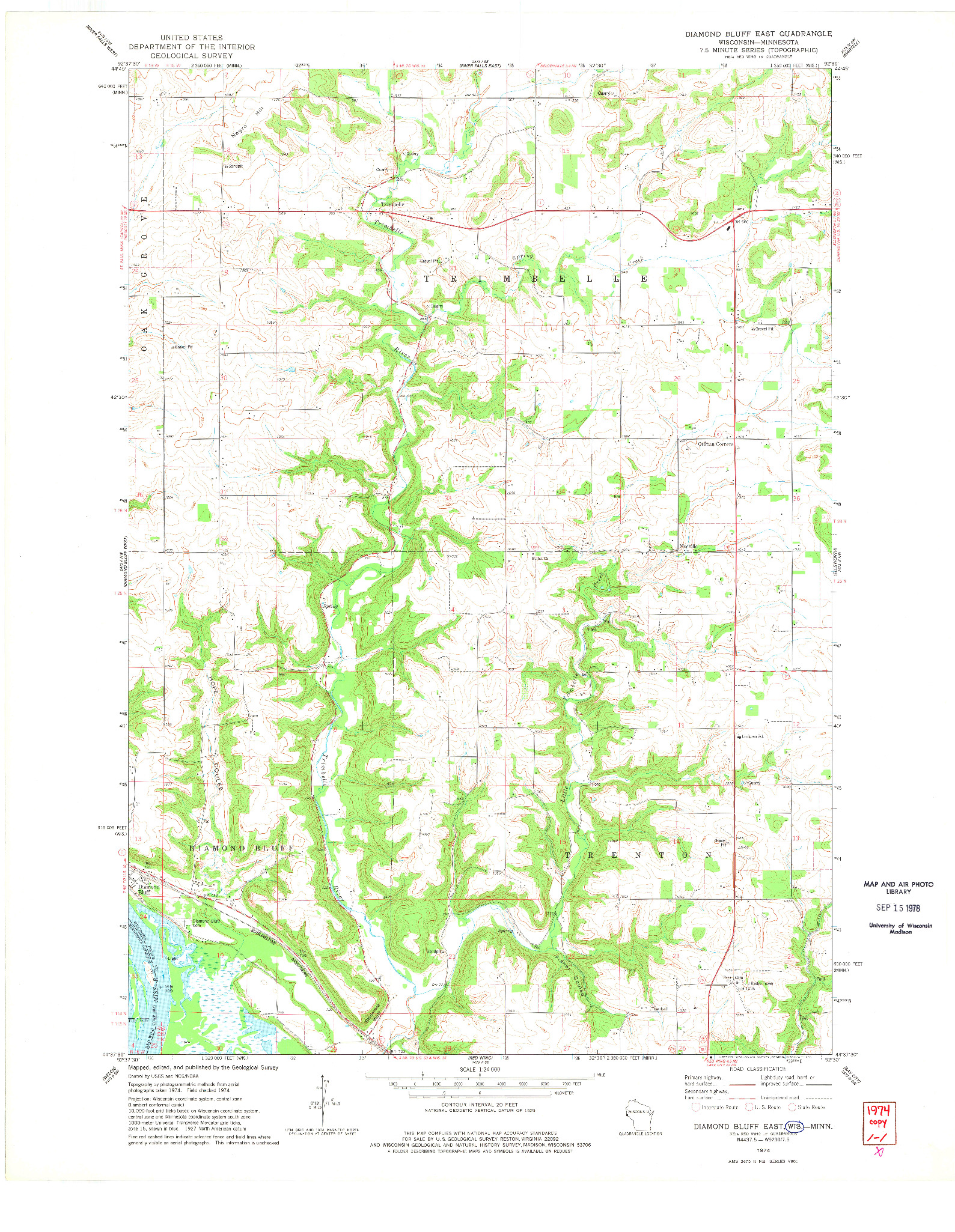 USGS 1:24000-SCALE QUADRANGLE FOR DIAMOND BLUFF EAST, WI 1974